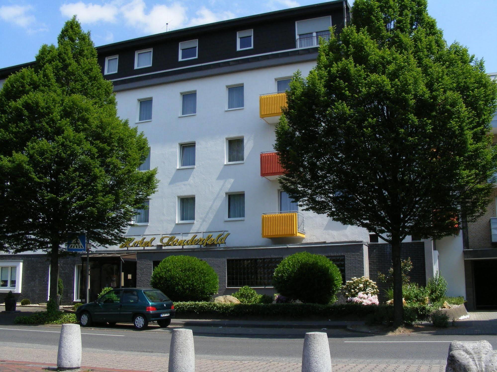 Hotel Sonderfeld Grevenbroich Exterior foto